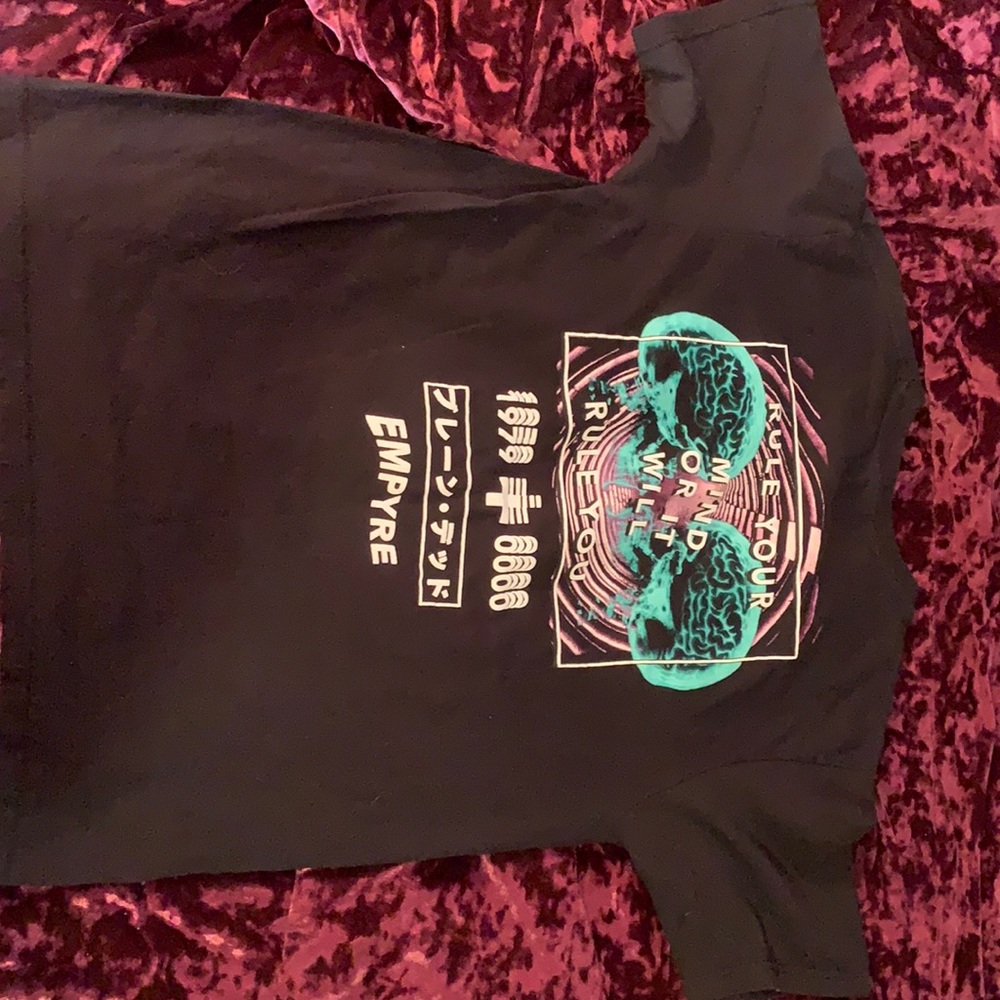 Empyre shirt size M